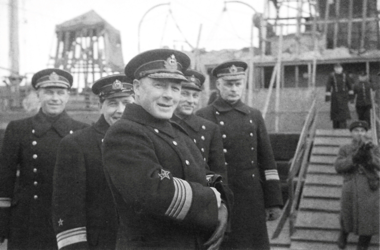 адмирал в москве