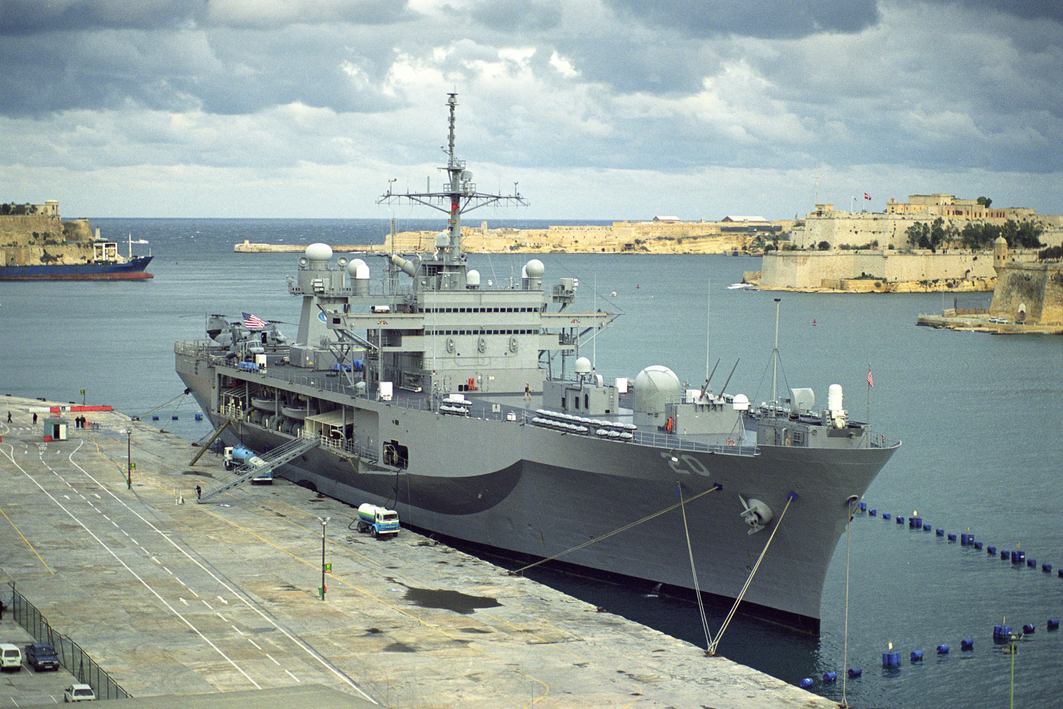 6 флот. USS Mount Whitney. USS Mount Whitney Севастополь. USS Mount Whitney фото. Типа «Сэплай».