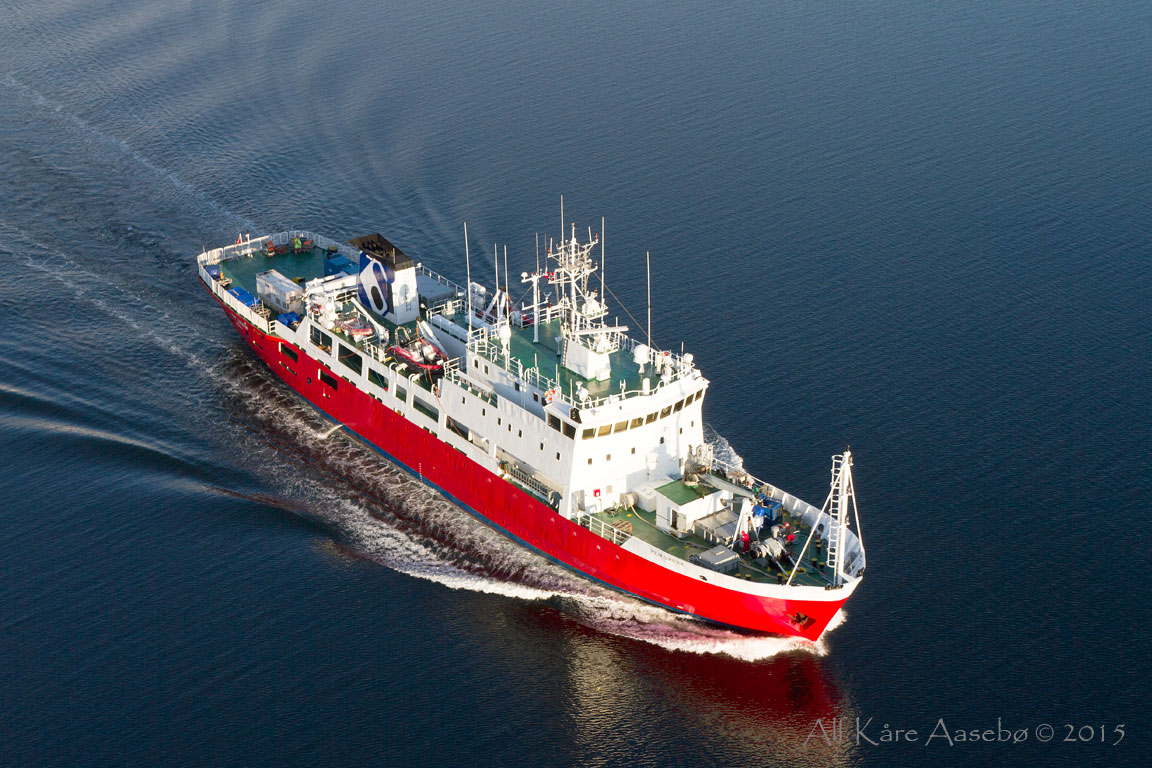 Bore shipping. Геннадий Цыганков судно. Теплоход Цыганков Геннадий Цыганков. Сюрвейер водолазное судно. Григорий Цыганков судно.